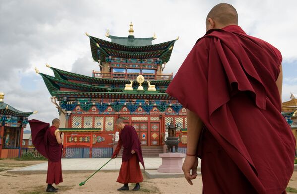 کاخ رهبر بودایان در صومعه بودایی ایوولگینسکی - اسپوتنیک افغانستان  