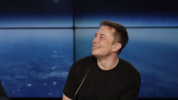 Предприниматель и основатель и SpaceX Илон Маск на пресс-конференции - اسپوتنیک افغانستان  