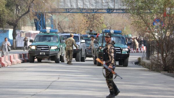 محلی که تروریست انتحاری خودش را در نزدیکی پوسته پولیس منفجر ساخت - اسپوتنیک افغانستان  