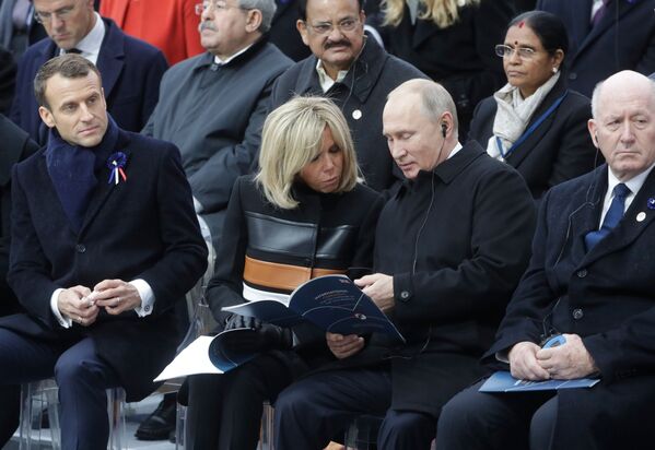ولادیمیر پوتین، رئیس جمهور روسیه در مراسم یادبود قربانیان جنگ جهانی اول – پاریس، فرانسه - اسپوتنیک افغانستان  