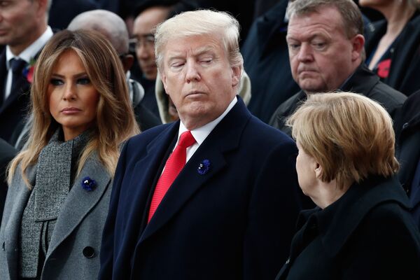دونالد ترامپ، رئیس جمهور امریکا و آنگلا مرکل، صدراعظم آلمان در مراسم یادبود قربانیان جنگ جهانی اول – پاریس، فرانسه - اسپوتنیک افغانستان  