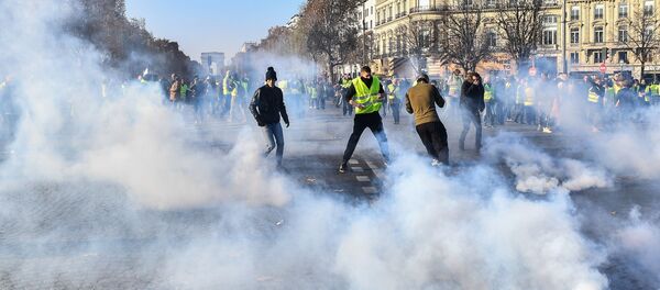 اعتراضات خونین در فرانسه اعتراضات خونین در فرانسه - اسپوتنیک افغانستان