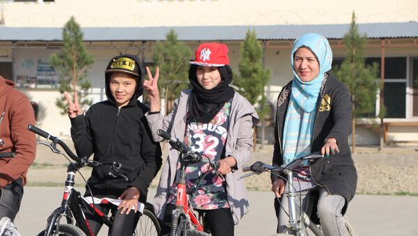 بایسکیل فری‌استایل؛ سرگرمی جدید و خطرناک جوانان کابل + ویدیو - اسپوتنیک افغانستان  