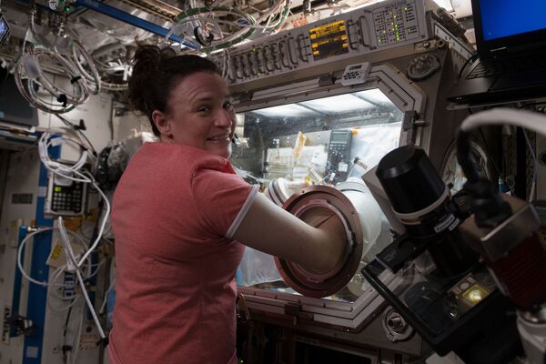 سرینا ماریا اونیون-چانسلور، فضانورد ناسا در ایستگاه بین المللی فضایی - اسپوتنیک افغانستان  