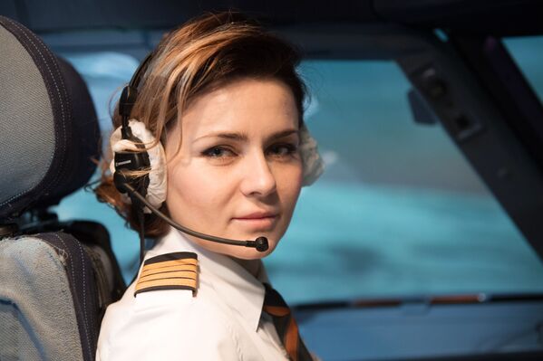 ماریا اوواروسکایا، پیلوت طیاره شرکت هوایی ایرفلوت - اسپوتنیک افغانستان  