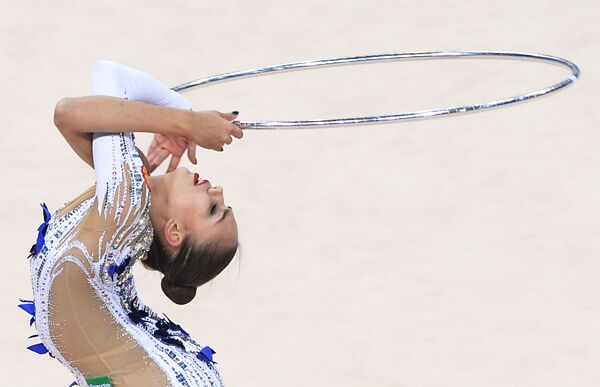 مارگاریتا مامون،ژیمناست روسی در مسابقات قهرمانی ژیمناستیک ریتمیک جهان در شهر اشتوتگارت آلمان - اسپوتنیک افغانستان  