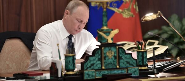 ولادیمیر پوتین یک اطاق مخفی در دفتر خود را نشان داد+ویدیو ولادیمیر پوتین یک اطاق مخفی در دفتر خود را نشان داد+ویدیو - اسپوتنیک افغانستان