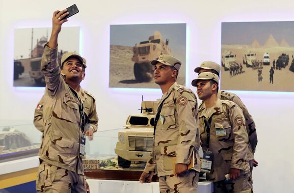 سربازان مصری در نمایشگاه بین المللی تسلیحات EDEX 2018 در مصر - اسپوتنیک افغانستان  