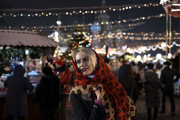 بازار کریسمس در میدان سرخ مسکو. - اسپوتنیک افغانستان  