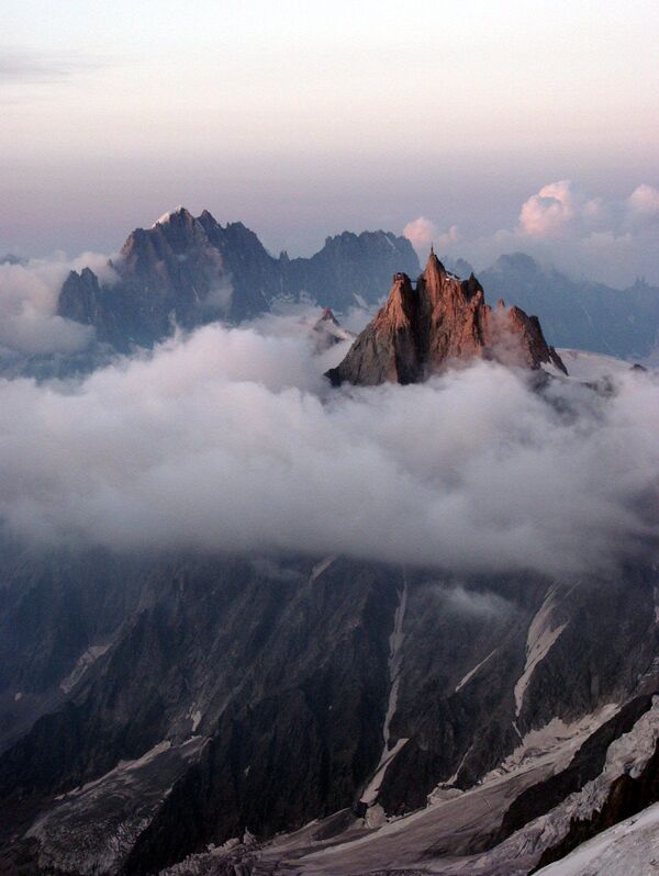 قله کوه Aiguille du Midi – فرانسه - اسپوتنیک افغانستان  