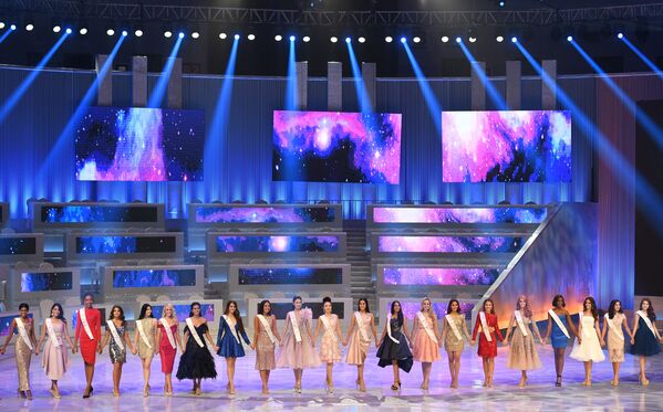 شرکت کنندگان در فینال مسابقه «انتخاب ملکه زیبایی 2018» در چین - اسپوتنیک افغانستان  