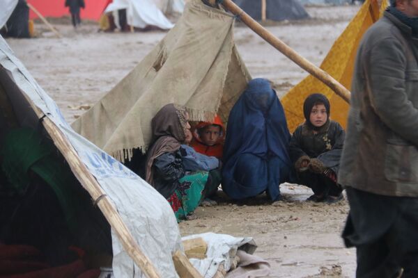 نگاره های از اردوگاه آواره گان در مزار شریف - اسپوتنیک افغانستان  