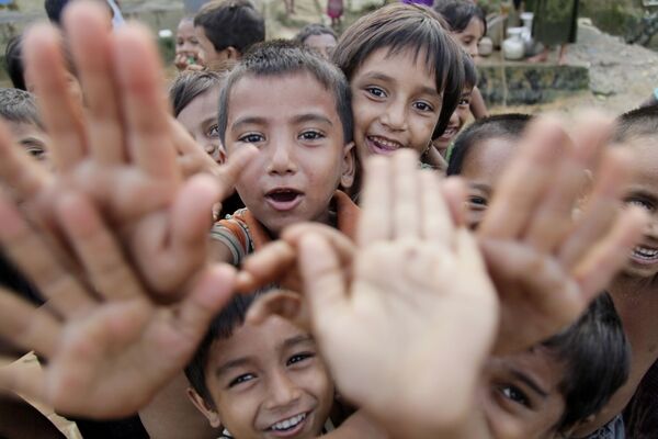 کودکان در کمپ مهاجرین «بلوکالی» در نزدیکی شهر کوکس بازار، بنگلادش - اسپوتنیک افغانستان  