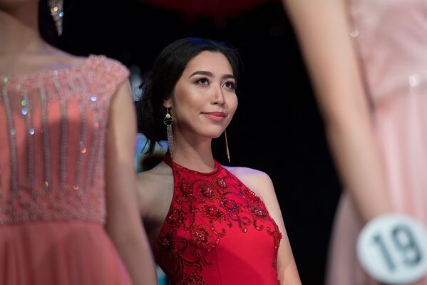 شرکت کننده مسابقه زیبایی «دوشیزه آستانه ۲۰۱۸» - اسپوتنیک افغانستان  
