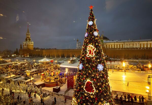 درخت کریسمس در میدان سرخ، مسکو - اسپوتنیک افغانستان  