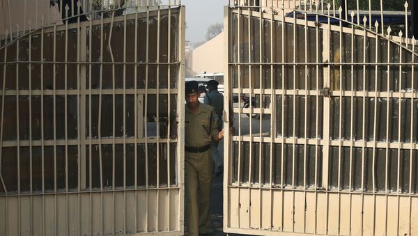 مرد هندی بخاطر گرسنگی به زندان پناه برد - اسپوتنیک افغانستان  