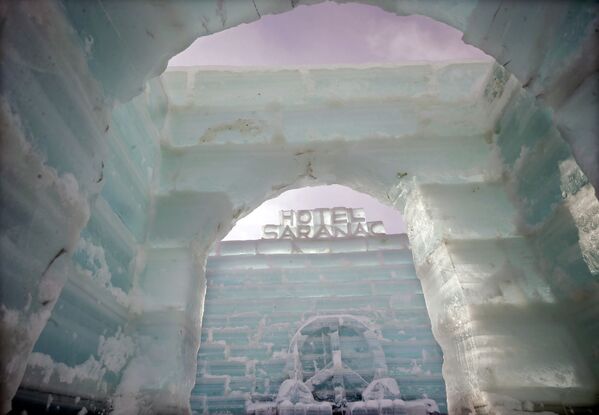 هوتل یخی «Saranac ice» - امریکا - اسپوتنیک افغانستان  