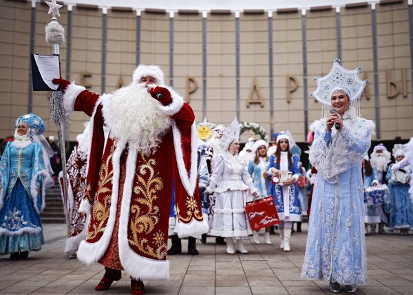 رسم گذشت بابانوئل ها – کراسنودار، روسیه - اسپوتنیک افغانستان  
