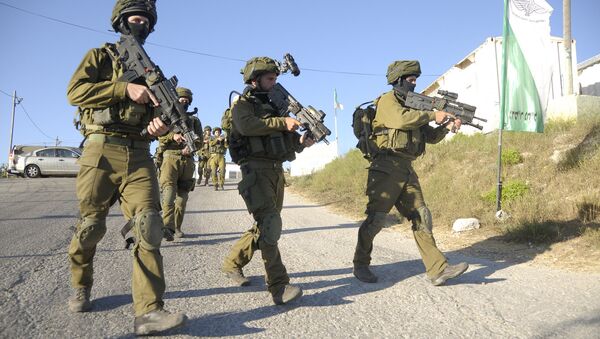 مرد فلسطینی سوار بر موتر، سربازان اسرائيلی را زیر گرفت - اسپوتنیک افغانستان  