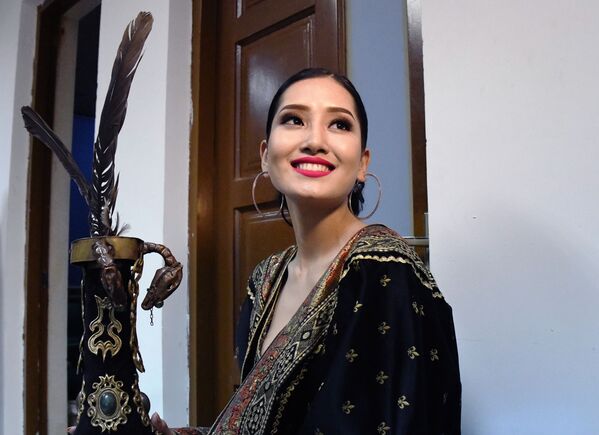 اشتراک‌کننده رقابت زیبایی بین‌المللی سفیر زیبایی در ولایت منچوری چین - اسپوتنیک افغانستان  