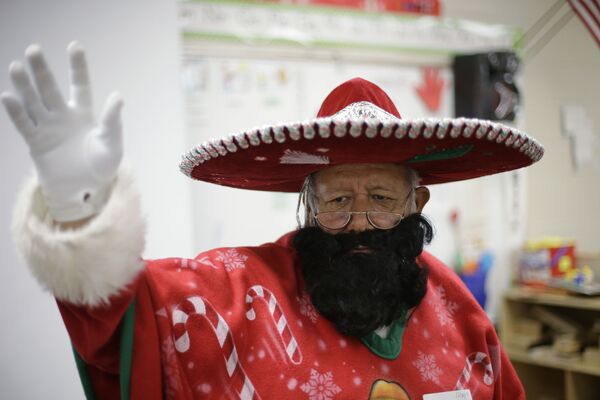 بابانوئل مکسیکویی - اسپوتنیک افغانستان  