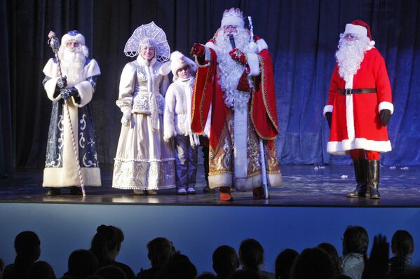 بابانوئل در جشن بابانوئل ها در ویبورگ استونی - اسپوتنیک افغانستان  