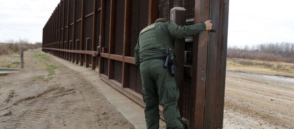 تاکید ترامپ بر اهمیت احداث دیوار مرزی تاکید ترامپ بر اهمیت احداث دیوار مرزی - اسپوتنیک افغانستان