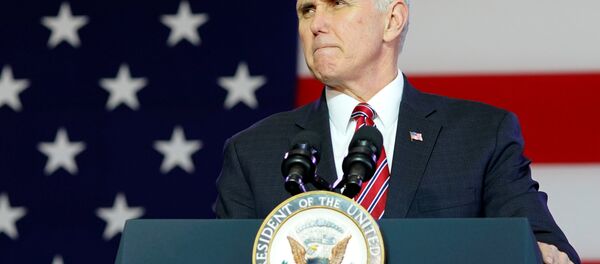 مایک پنس: ترامپ در حال بررسی خروج سربازانش از افغانستان است - اسپوتنیک افغانستان  