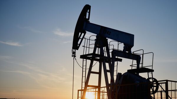 قیمت جهانی نفت در حال سقوط است - اسپوتنیک افغانستان  