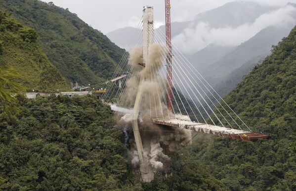 تخریب پل تکمیل‌نشده در کلمبیا - اسپوتنیک افغانستان  