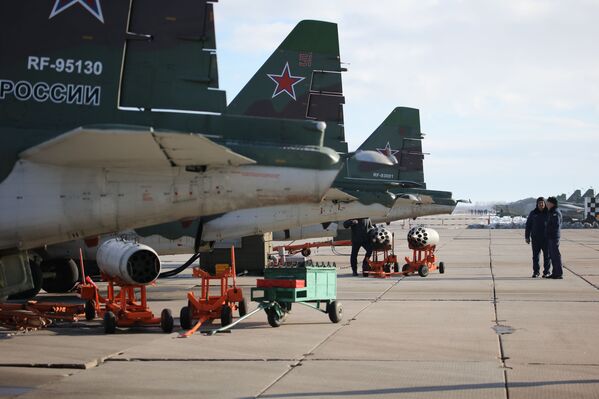 جت های SU-25SM3 قوای هوایی روسیه در جریان تمرینات تاکتیکی - کراسنودار - اسپوتنیک افغانستان  