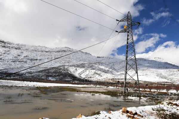 ایستگاه تبدیل و انتقال قدرت در اولین نیروگاه برق آفتابی سوریه - اسپوتنیک افغانستان  