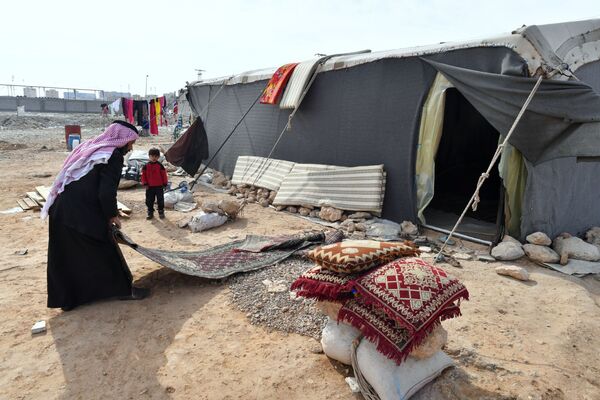 کمپ مهاجرین در حومه شهر حمص، سوریه - اسپوتنیک افغانستان  