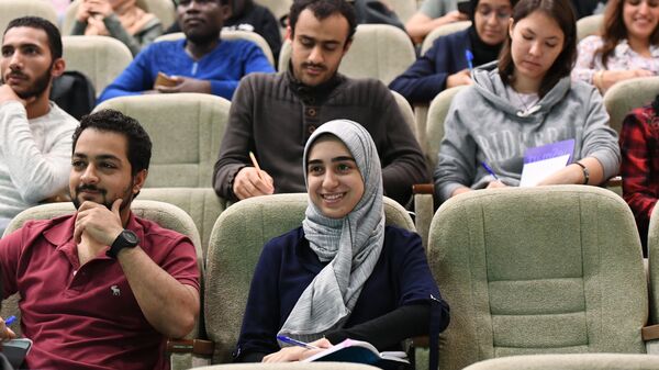 Иностранные студенты во время лекции на кафедре паталогической анатомии имени академика А.И. Струкова - اسپوتنیک افغانستان  