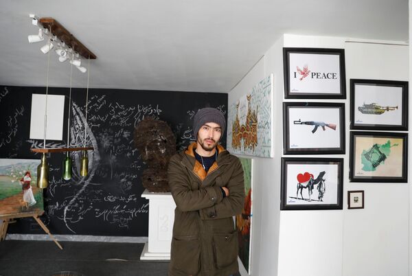 مهدی ضحاک، هنرمند 25 ساله در کابل، افغانستان - اسپوتنیک افغانستان  