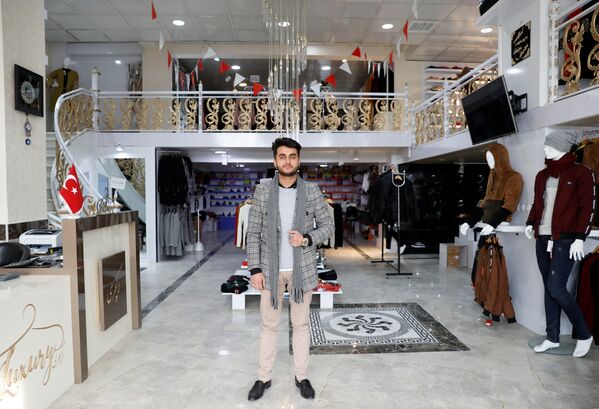 سهیل عطایی، 22 ساله صاحب فروشگاه لباس در کابل، افغانستان - اسپوتنیک افغانستان  