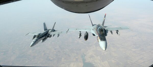 حملات نیروهای هوایی امریکا به پایگاه شبه نظامیان عراقی در مرز سوریه حملات نیروهای هوایی امریکا به پایگاه شبه نظامیان عراقی در مرز سوریه - اسپوتنیک افغانستان