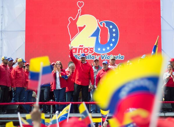 نیکلاس مادورو، رئیس جمهور ونزوئلا در جریان سخرانی در جمع هواداران اش – کاراکاس - اسپوتنیک افغانستان  