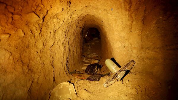 تلاش انتقال یک میلیون دالر و سلاح از طریق تونل داعشی‌ها به سوریه - اسپوتنیک افغانستان  