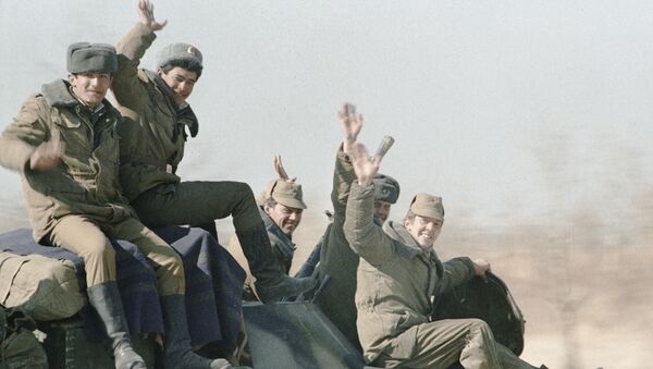 نگاره های از بیرون شدن نیروهای شوروی از افغانستان - اسپوتنیک افغانستان  