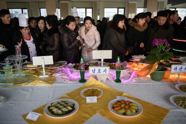 بازدیدکنندگان مسابقه ملی آشپزی - کوریای شمالی - اسپوتنیک افغانستان  