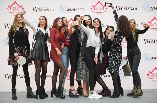 شرکت کنندگان پیش از آغاز انتخاب دختر شایسته 2019 روسیه - اسپوتنیک افغانستان  