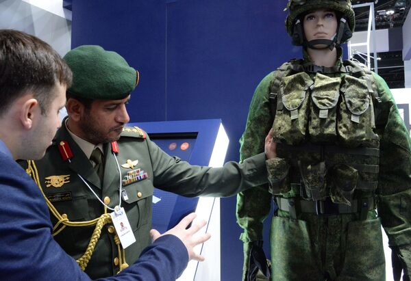 نمایشگاه بین المللی تسلیحات در امارات متجده عربی- یونیفورم «راتنیک» روسیه. - اسپوتنیک افغانستان  