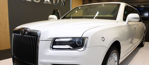 لیموزین  Aurus لوکس ریاست جمهوری روسیه در نمایشگاه بین المللی تسلیحات در ابوطبی. - اسپوتنیک افغانستان  
