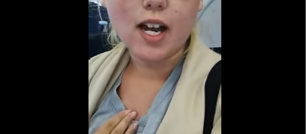 دختر مدافع پناهجوی افغان به پرداخت جریمه محکوم شد دختر مدافع پناهجوی افغان به پرداخت جریمه محکوم شد - اسپوتنیک افغانستان