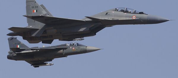 لحظۀ هدف قرار گرفتن جنگنده هند توسط ارتش پاکستان + ویدیو لحظۀ هدف قرار گرفتن جنگنده هند توسط ارتش پاکستان + ویدیو - اسپوتنیک افغانستان