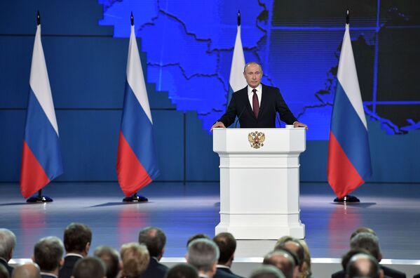 ولادیمیر پوتین، رئیس جمهور روسیه در جریان سخنرانی سالانه خود در مجمع فدرال - اسپوتنیک افغانستان  