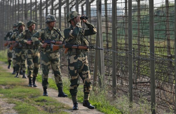 نیروی سرحدی هند در مرز با پاکستان - اسپوتنیک افغانستان  