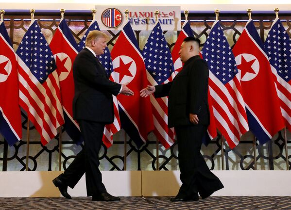 دیدار دونالد ترامپ، رئیس جمهور امریکا و کیم جونگ اون، رهبر کوریای شمالی در شهر هانوی، پایتخت ویتنام - اسپوتنیک افغانستان  