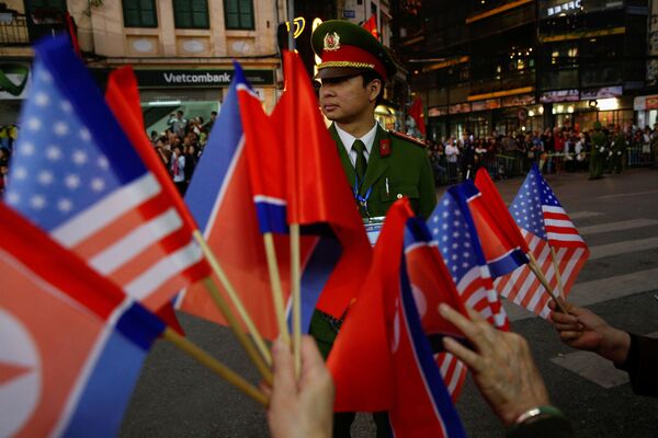 استقبال مردم هانوی از سران امریکا و کوریای شمالی - اسپوتنیک افغانستان  